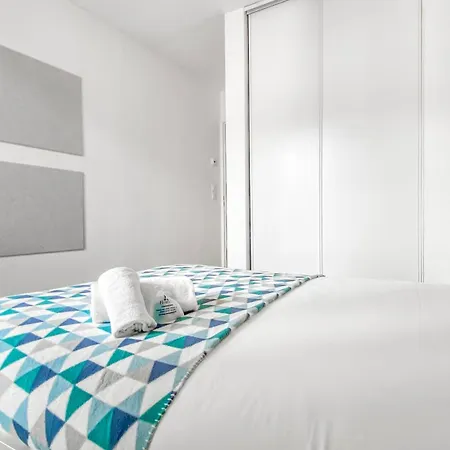 Coloc Lagon - Belle Colocation Haut De Gamme De 3 / Proche Gare / Parking Gratuit / Balcon / Wifi & Netflix *